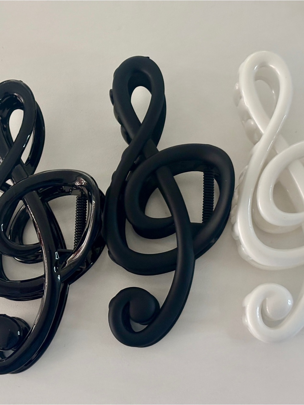 Black and white music treble clef hair clips